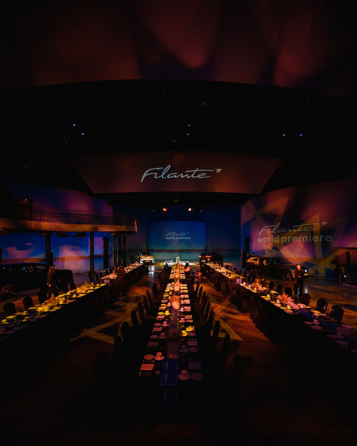 서울 그랜드워커힐 빛의 시어터에서 화려한 조명과 함께 공개되는 르노 FILANTE.