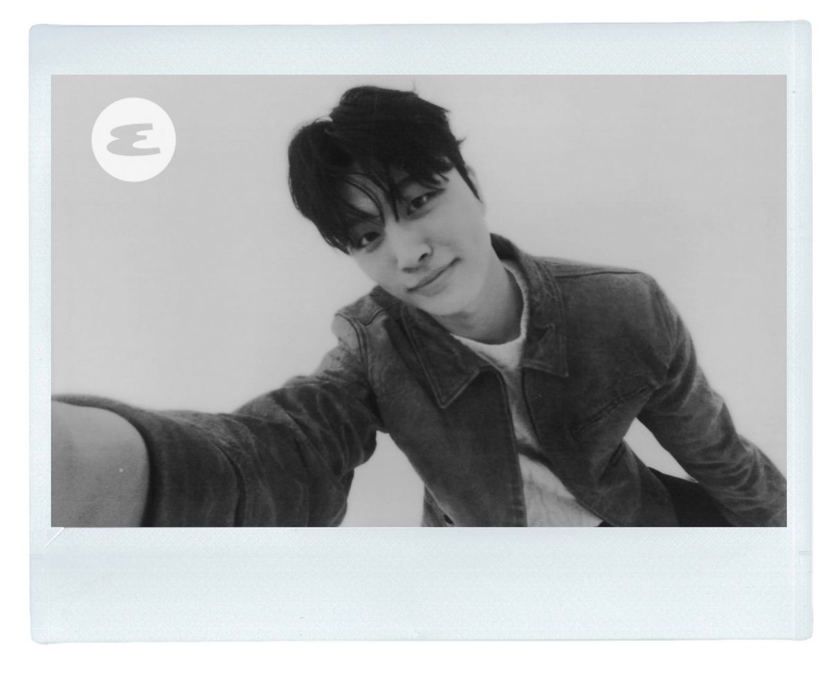 환승연애4 백현이 화보 촬영 중간에 남긴 셀카 폴라로이드.