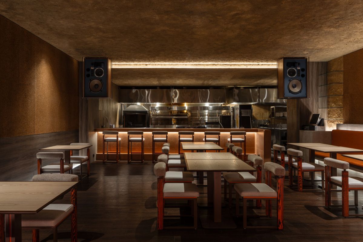 닭 요리 실력으로 정평난 오준탁 셰프가 새롭게 오픈한 닭 요리 전문점이다. / 출처: 탉 네이버지도 업체 제공