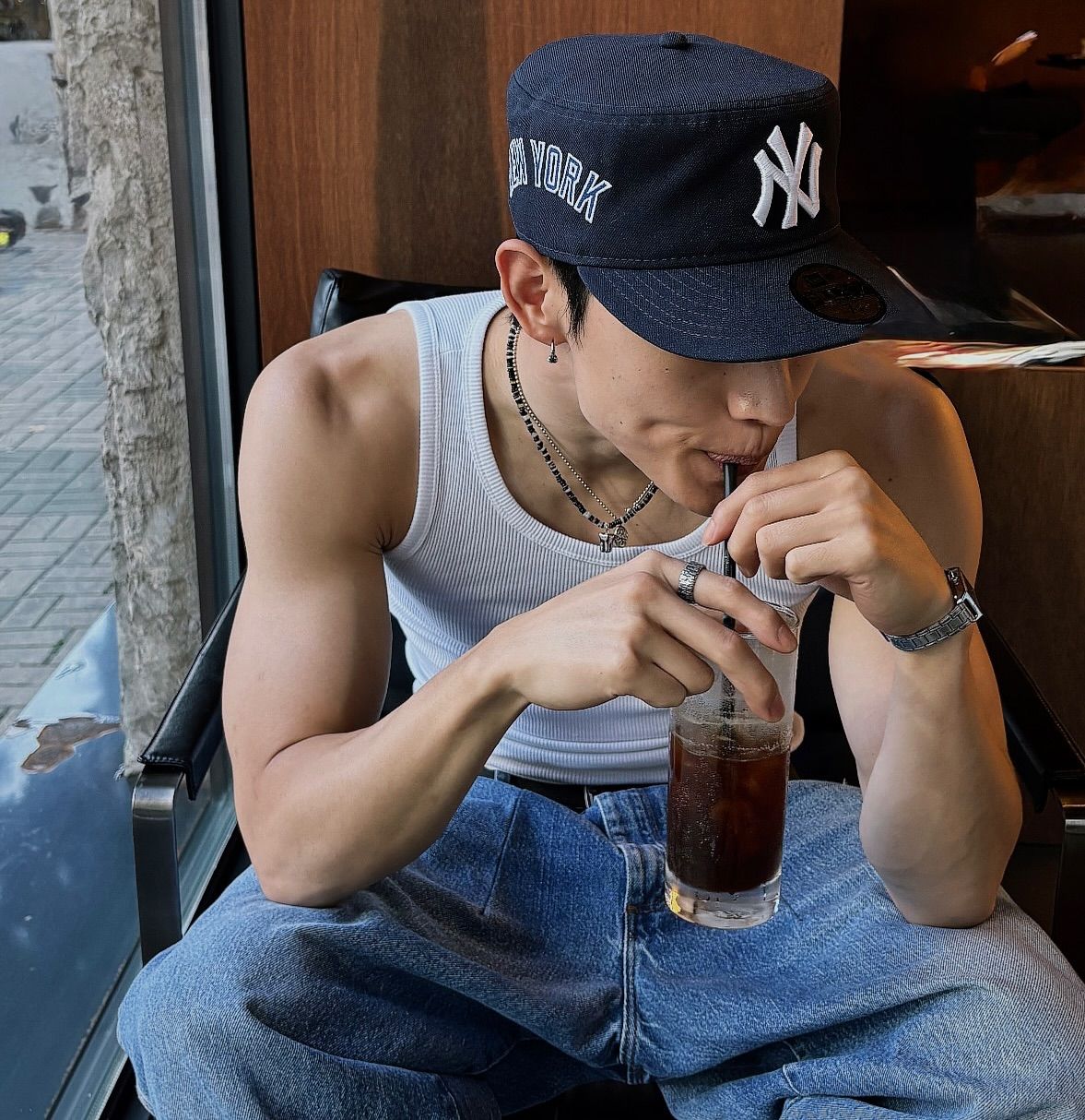 아이스 아메리카노의 카페인은 이뇨 작용을 촉진한다. / 이미지 출처 : 인스타그램 @du_tum 