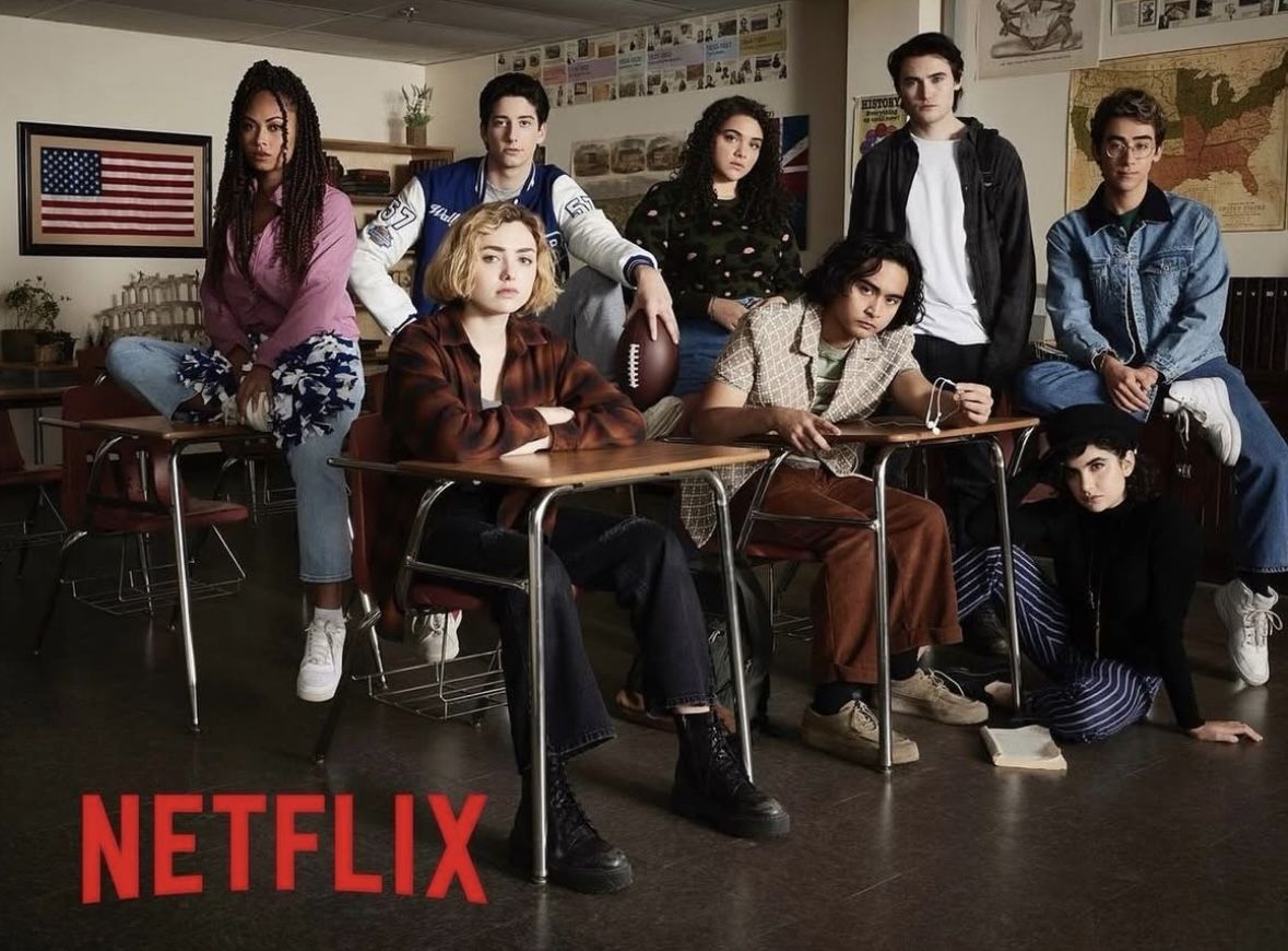 파라마운트+ 시리즈 <School Spirits>의 포스터 이미지 / 이미지 출처: 넷플릭스. 