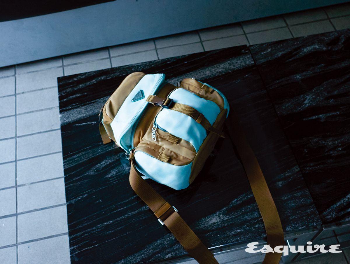 리나일론 백팩 가격 미정 프라다.