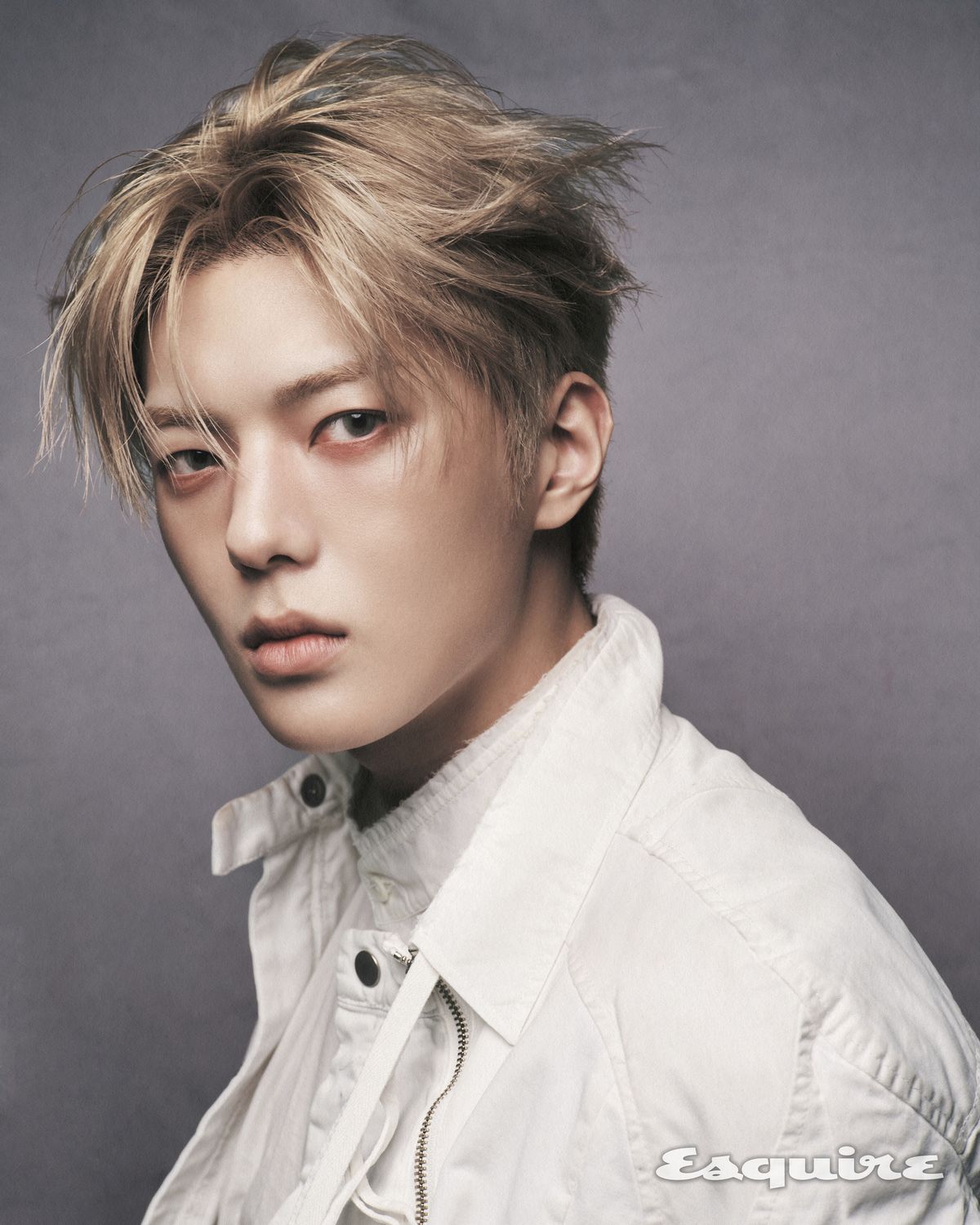 웹 인터뷰 안에서만 볼 수 있는 이정의 에스콰이어 화보 B컷