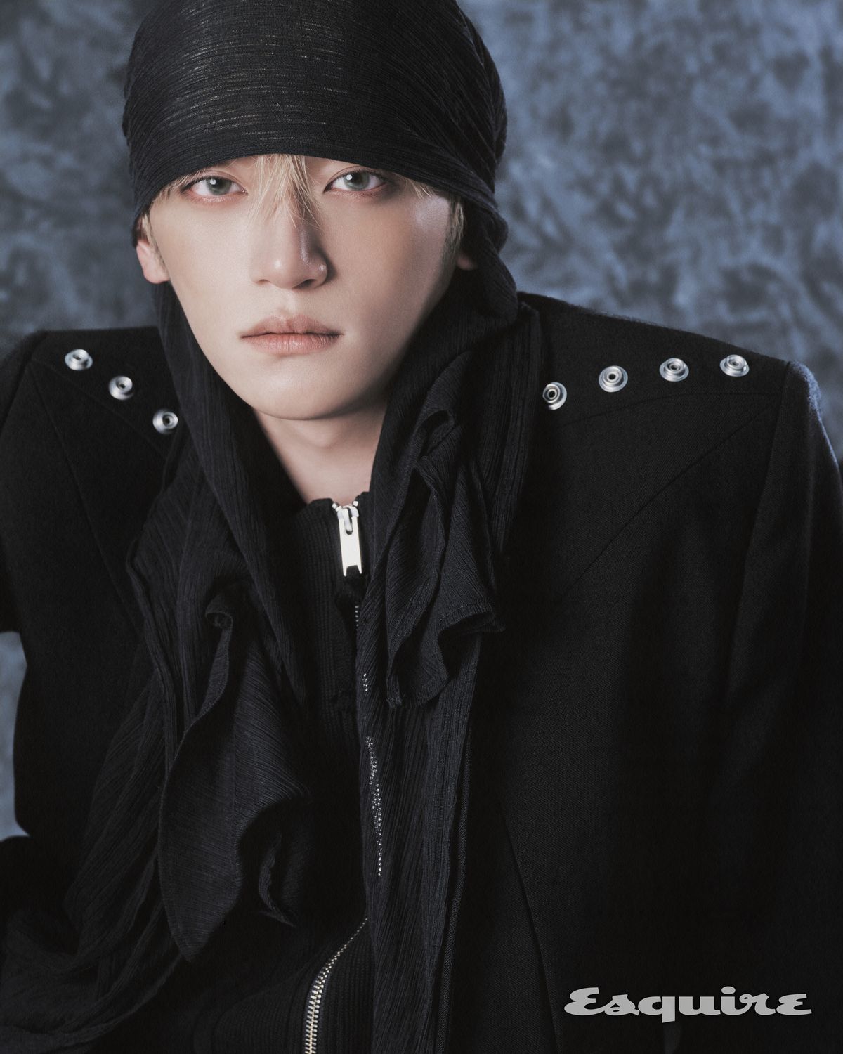 웹 인터뷰 안에서만 볼 수 있는 재하의 에스콰이어 화보 B컷