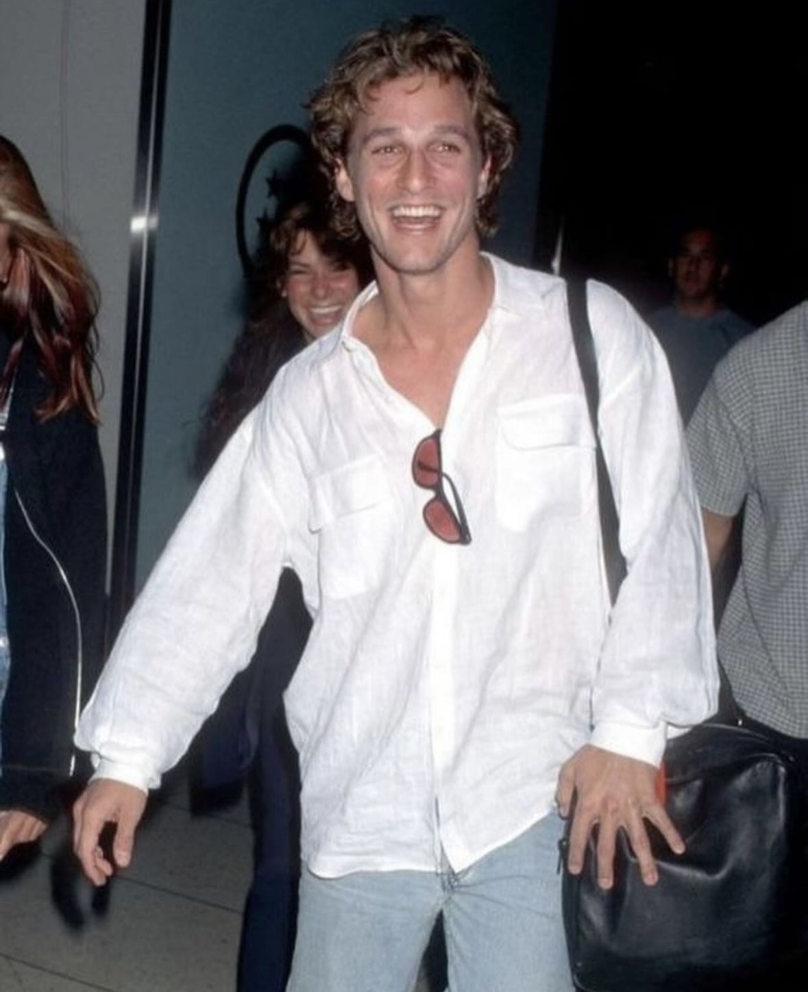 1997년 LAX(로스앤젤레스 국제공항)에서 사진을 찍힌 매튜 맥커너히의 모습 / 이미지 출처: 인스타그램 @centre_commercial