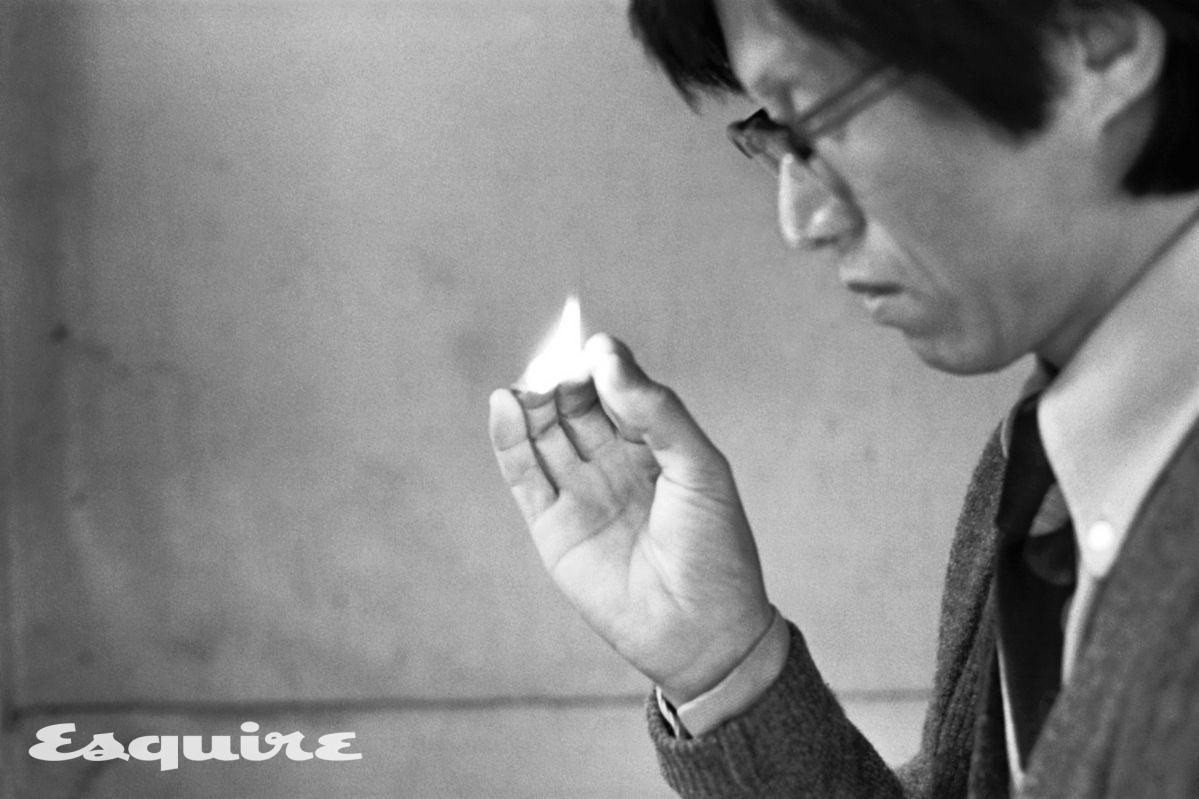 '성냥 켜기', 1975/2026.. © Lee Kun-Yong, courtesy Pace Gallery