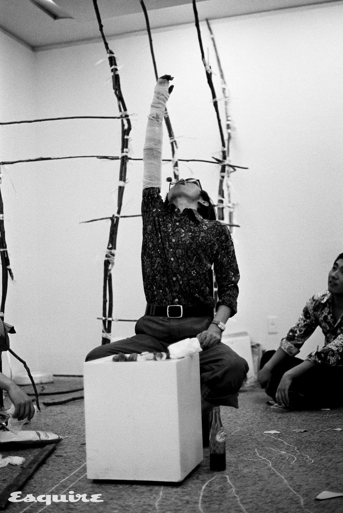 '건빵 먹기', 1977/2026. © Lee Kun-Yong, courtesy Pace Gallery