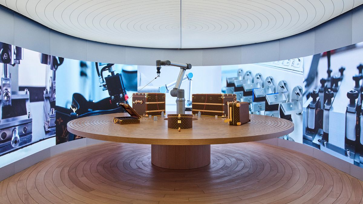 '루이즈'라는 애칭을 지닌 공간으로 루이 비통 제품의 품질을 검증하는 테스트를 미학적으로 선보이는 테스트 룸. / 이미지 출처: 루이 비통
