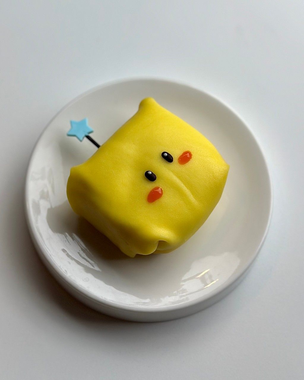 망고가 들어간 수건 케이크 베이스의 꿈돌이 케이크. | 이미지 출처: 네이버 지도 업체 제공 이미지