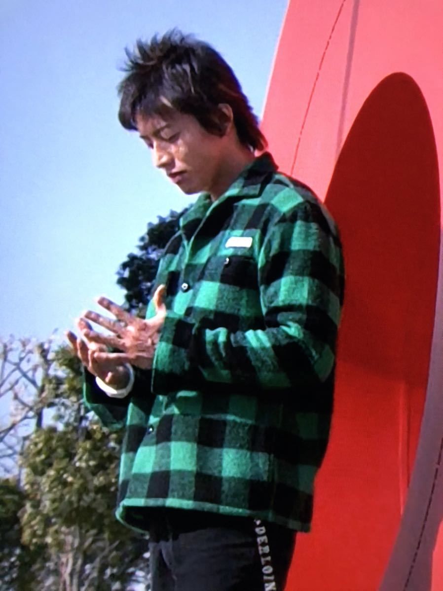 체크 셔츠는 기무라 타쿠야가 착용한 뒤로 스테디 셀러가 되었다.