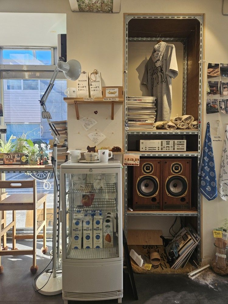 보문동 카페 공유는 일본을 애정하는 대표의 취향이 담겼다. 
