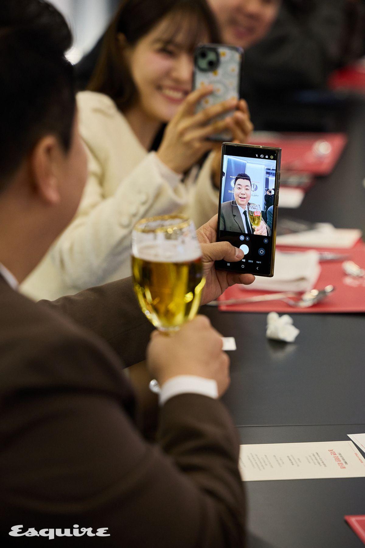 정호영 셰프와 장난을 치고 있는 박은영 셰프. 