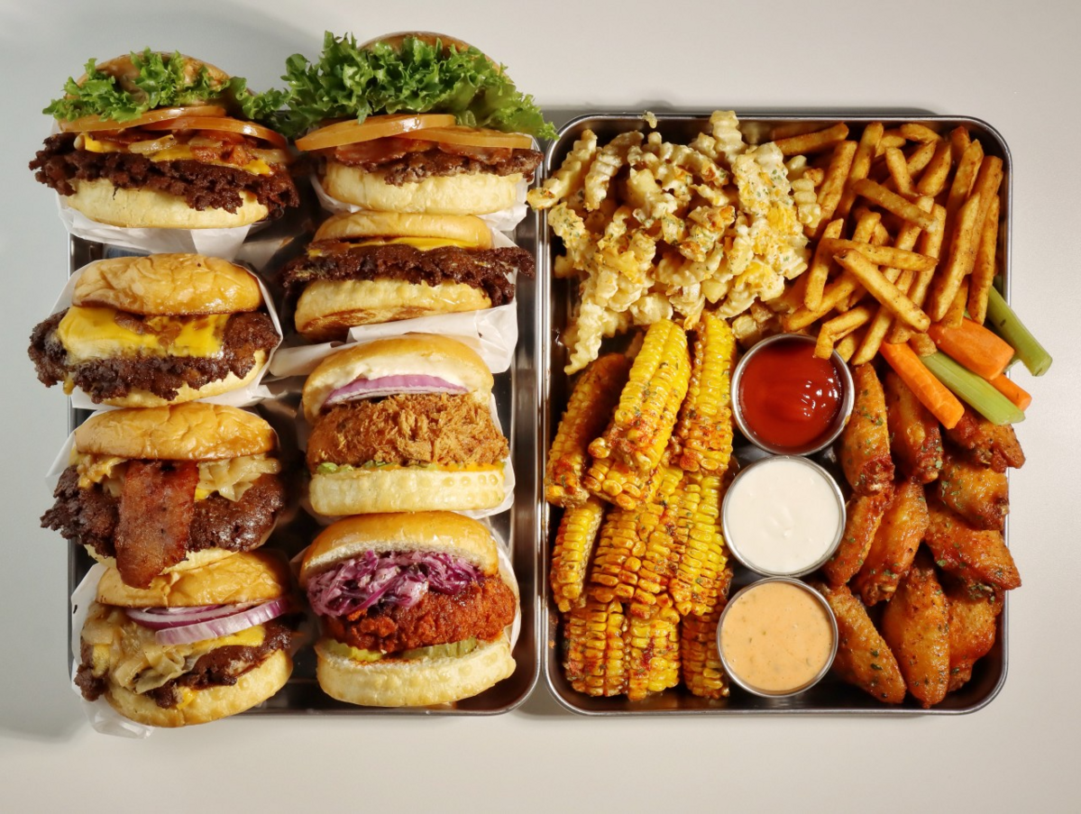 옥수수를 립처럼 뜯어먹는 콘립. ‘단짠’을 고루 갖춘 시즈닝이 뿌려진 중독적인 맛이다. / 출처: 네이버 지도 업체 등록 