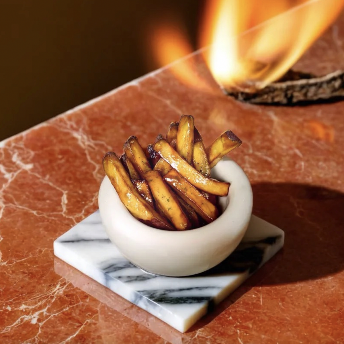 고구마 맛탕을 연상케 하는 달콤한 맛이 수제 버거의 진한 풍미와 절묘하게 어울린다. / 출처: 네이버 지도 업체 등록