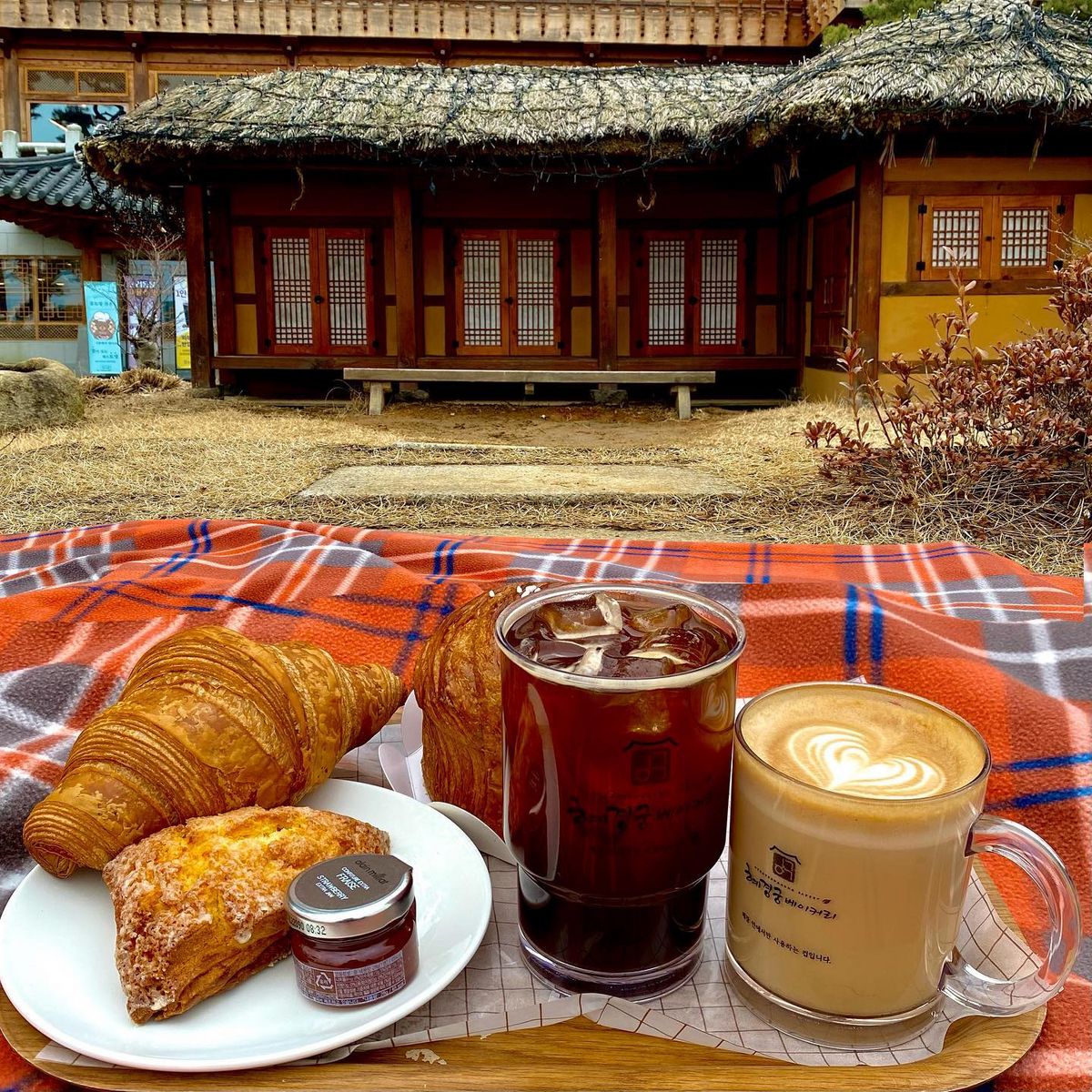 다채로운 베이커리 라인업을 갖추고 있는 혜경궁 베이커리. / 이미지 출처 : 인스타그램 @hyegyeonggung___bakery_cafe