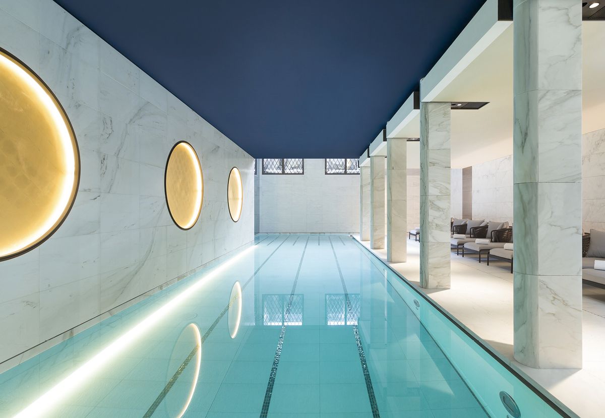 프라이빗한 실내 수영장.