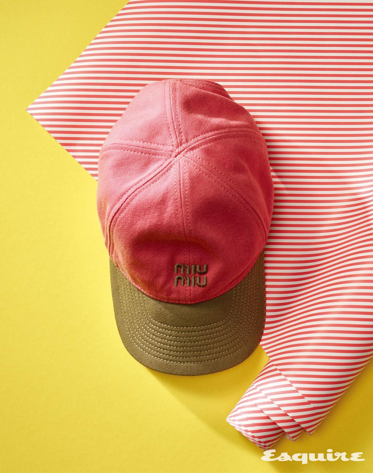 코드 컬러에 핑크로 포인트를 준 코튼 베이스복 캡 가격 미정 미우미우.