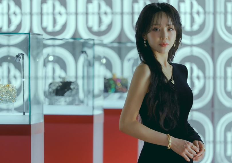 사라 킴의 여러 명품 패션을 구경하는 재미도 있다. / 출처: 넷플릭스 코리아