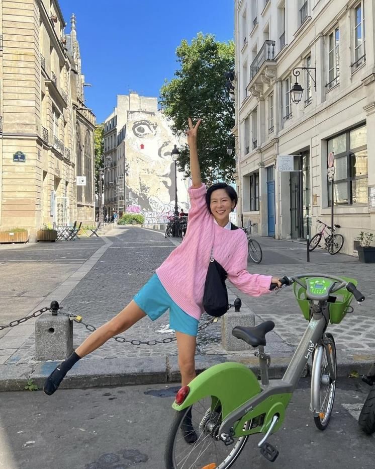 봄과 어울리는 비비드 컬러로 시밀러 룩에 도전해보고 싶다면 / 이미지 출처: 인스타그램 @nayoungkeem @iammyq