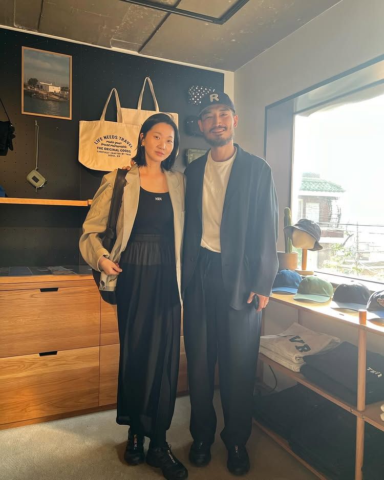 같은 컬러 다른 느낌으로 연결되는 시밀러 룩 / 이미지 출처: 인스타그램 @jungseungmin