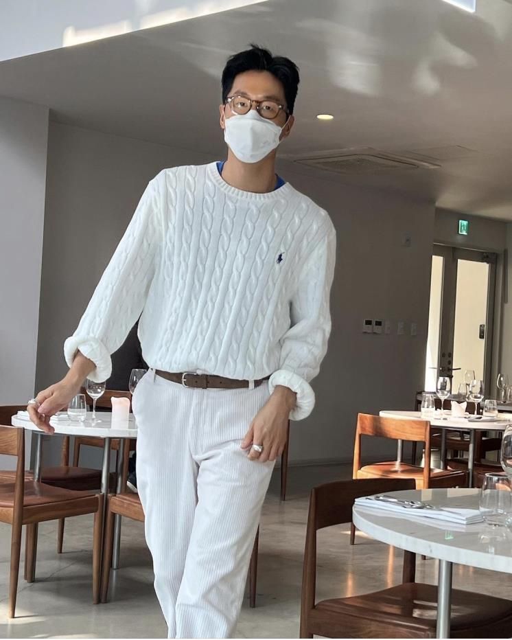 봄과 어울리는 비비드 컬러로 시밀러 룩에 도전해보고 싶다면 / 이미지 출처: 인스타그램 @nayoungkeem @iammyq