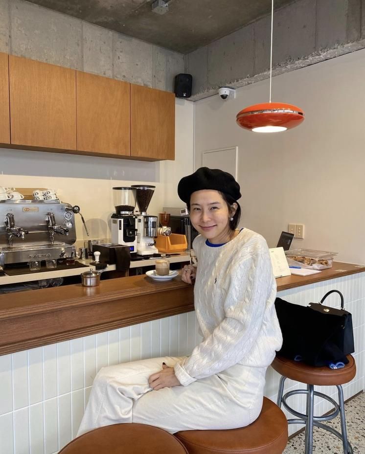 봄과 어울리는 비비드 컬러로 시밀러 룩에 도전해보고 싶다면 / 이미지 출처: 인스타그램 @nayoungkeem @iammyq