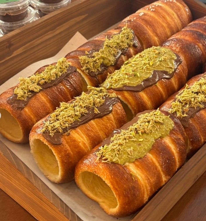 끄네들로에서는 체코 현지 방식 그대로 굴뚝 빵을 굽는다. / 사진 출처: 끄네들로 인스타그램