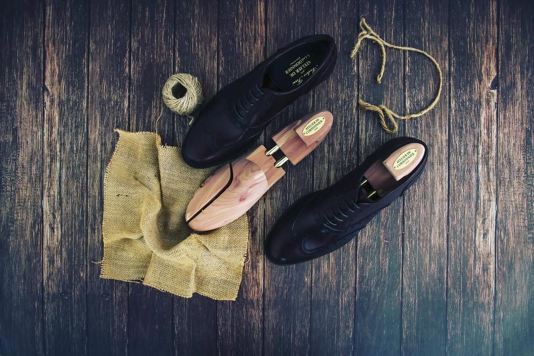 습기 제거가 중요한 스웨이드 슈즈 / 이미지 출처: 인스타그램 @cordonnier_official