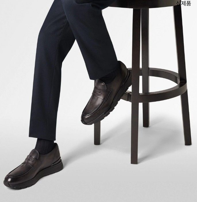 비즈니스 캐주얼 슈즈로 제격인 벨루티 슈즈 / 이미지 출처: berluti.com