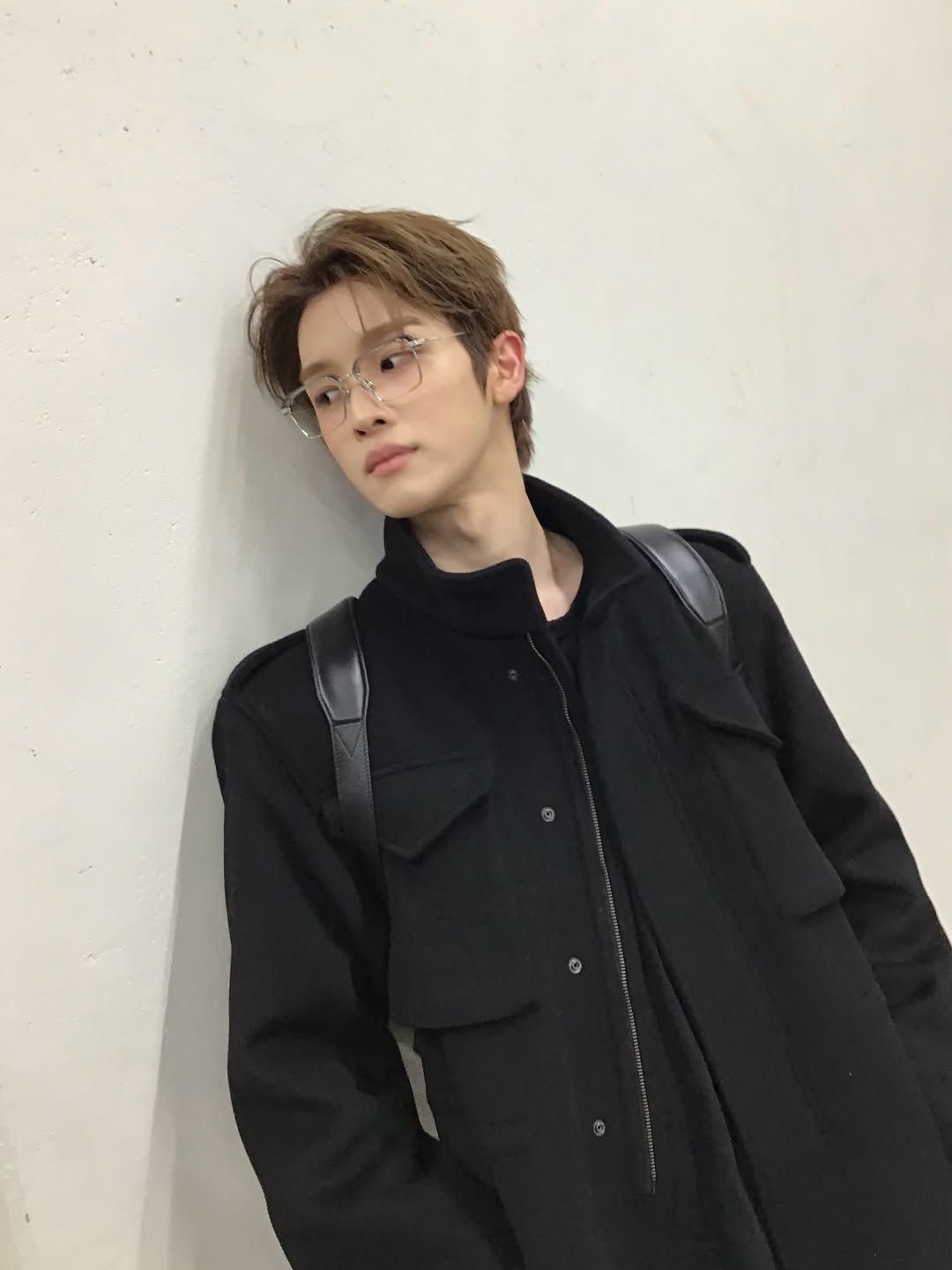 오드아이웨어 제품으로 스타일링 마무리 / 이미지 출처: 라이즈 인스타그램 @riize_official