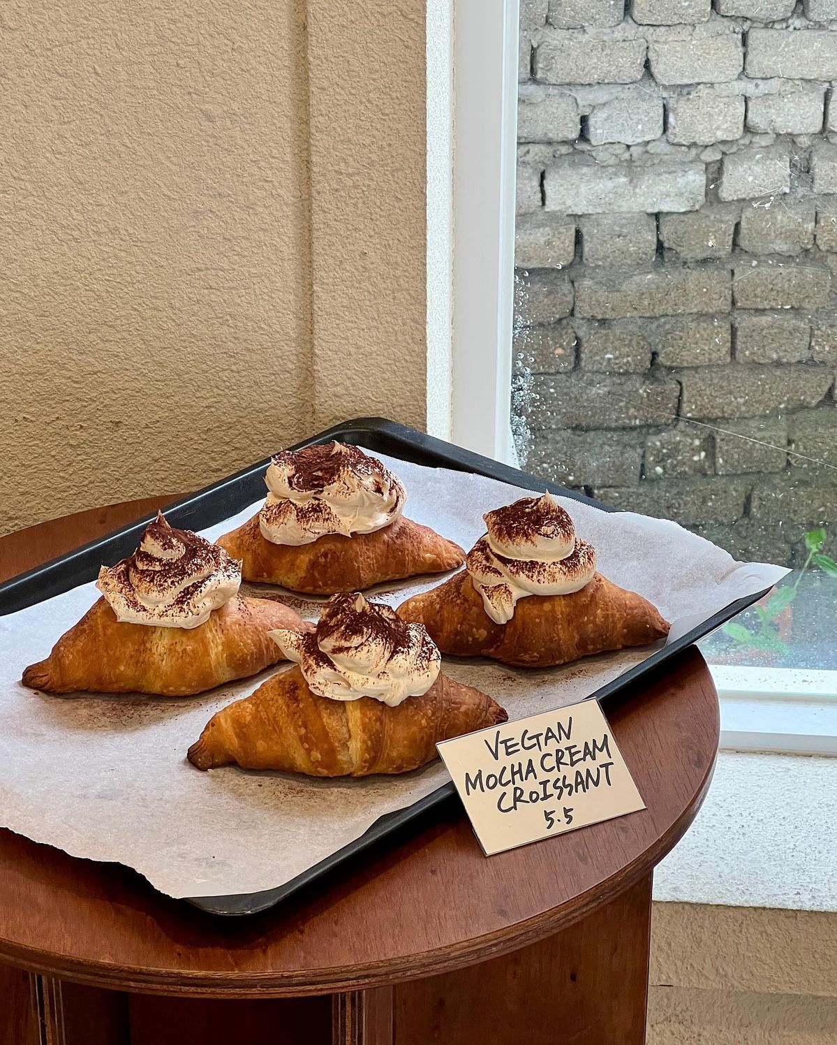 시즌 마다 다르게 선보이는 비건 빵. / 이미지 출처 : 인스타그램 @nuldam_space 