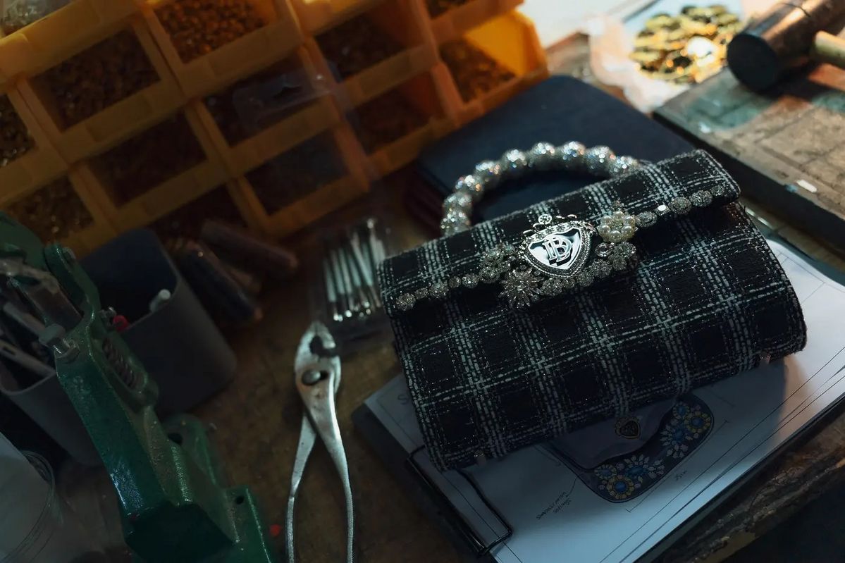 '슈퍼 페이크' 기술은 진짜 와 가짜를 결합하여 구분할 수 없게 만든다. / 이미지 출처: 넷플릭스