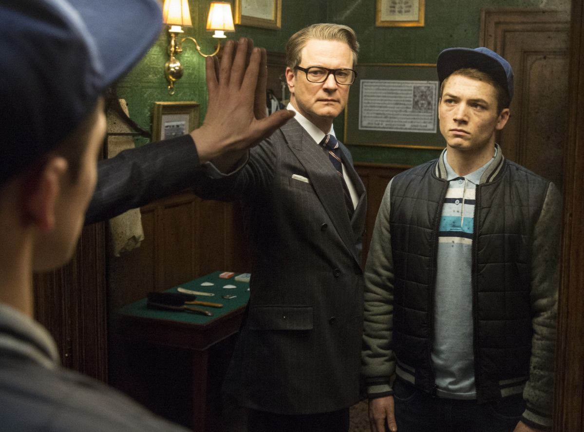 영화 '킹스맨'에서 콜린 퍼스와 태런 에저턴의 모습. / 이미지 출처: 네이버 포토. 