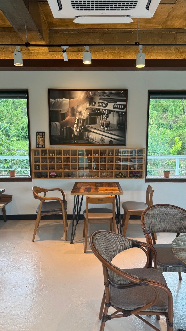 ‘나운의 뜰’의 1층은 식당, 2층은 카페로 운영된다. / 출처: 나운의 뜰 네이버지도 업체 제공