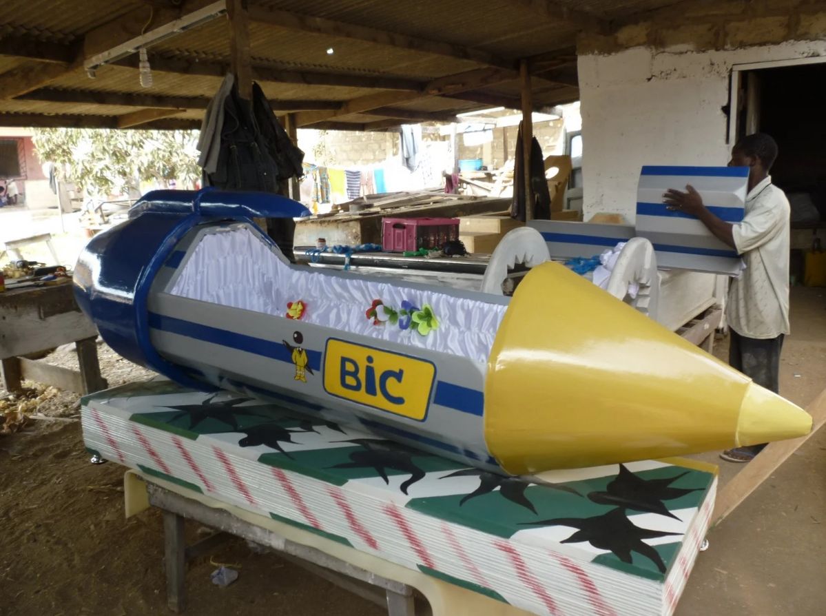 세스 케인과 그의 제자들이 만든 판타지 관들 | 출처: 케인 콰이 카펜트리 워크숍, 게티이미지