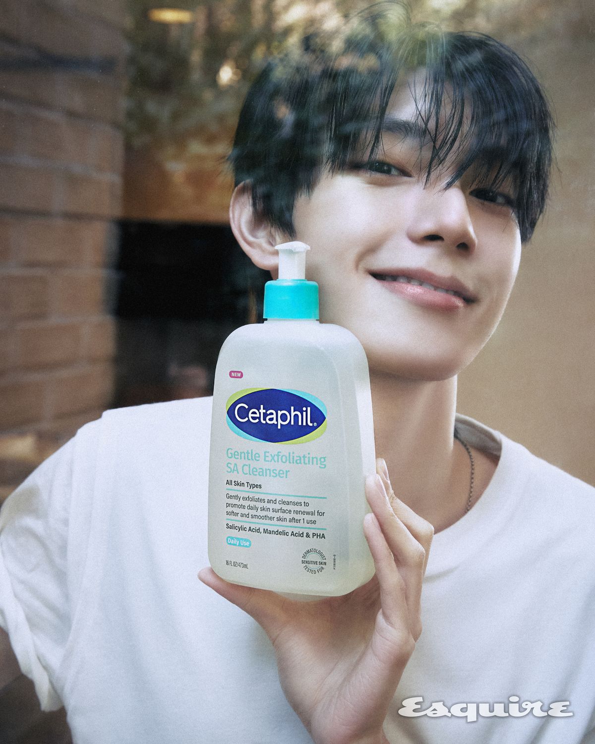 톱 아워레가시. 네크리스 스타일리스트 소장품.