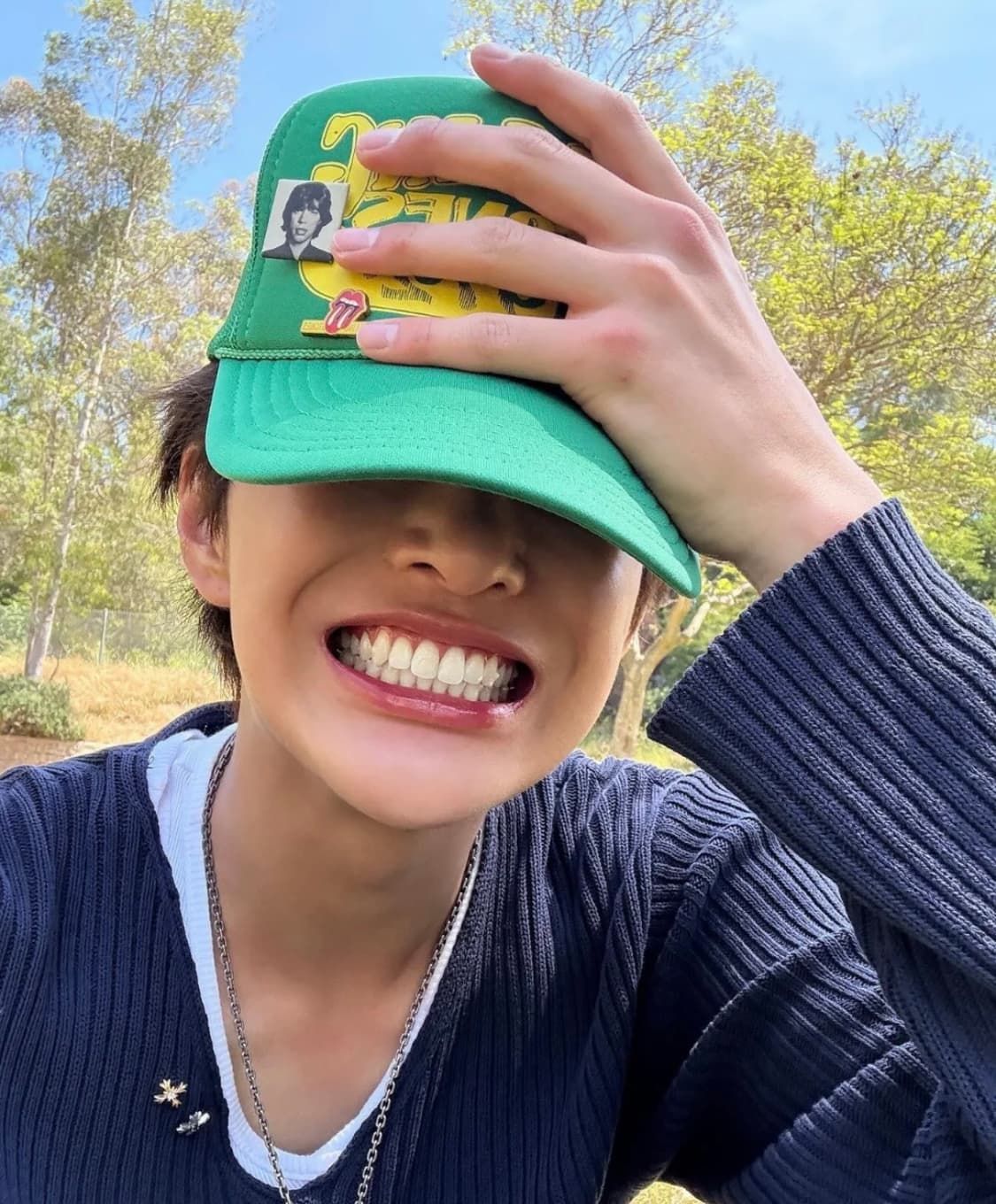 코르티스 건호의 메이드원 롤링스톤즈 72 트러커 캡 / 이미지 출처: @cortis 