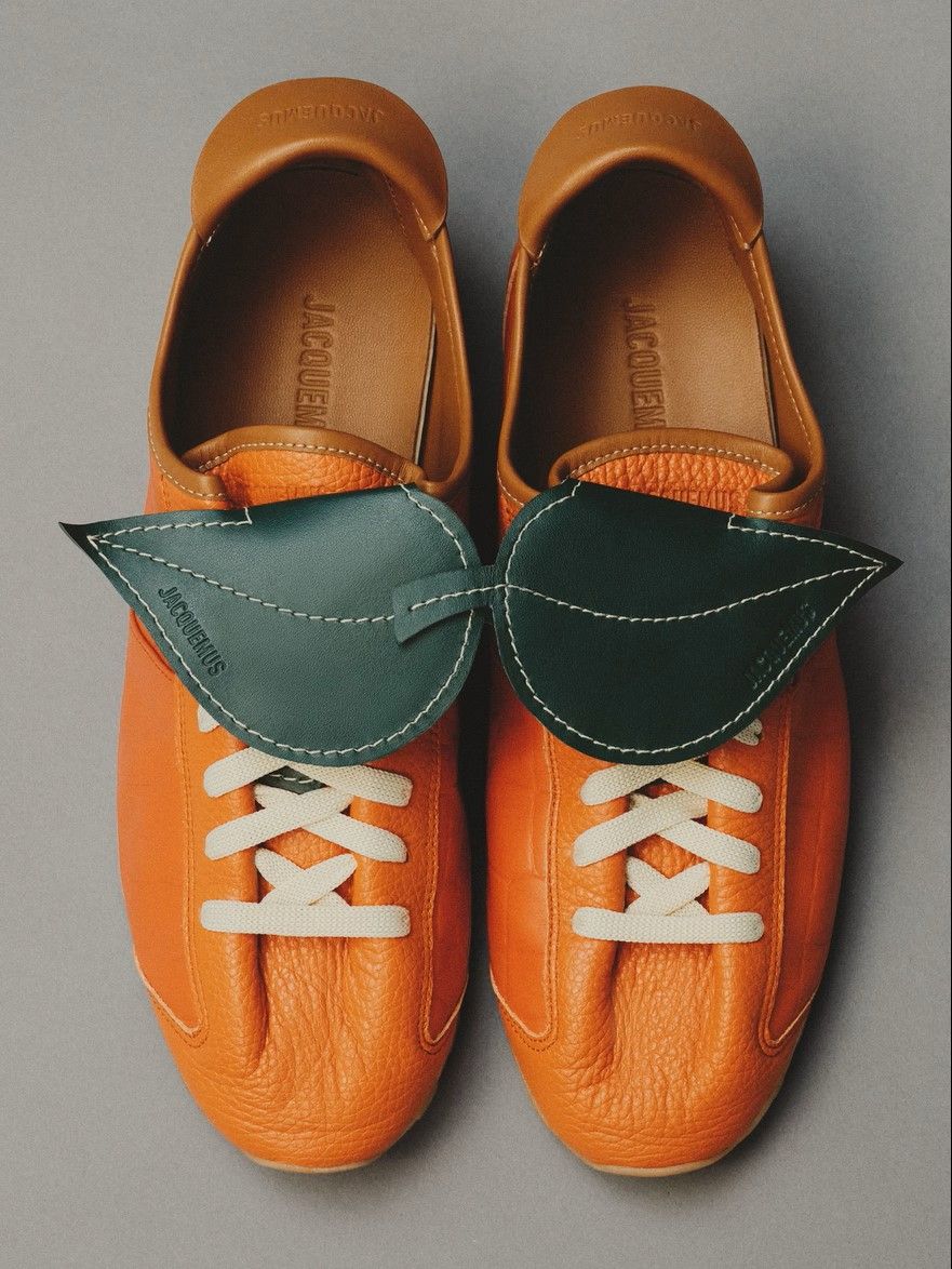 오렌지가 그 자체인 자크뮈스 테니스 소프트 오렌지 스니커즈 / 이미지 출처: 자크뮈스 