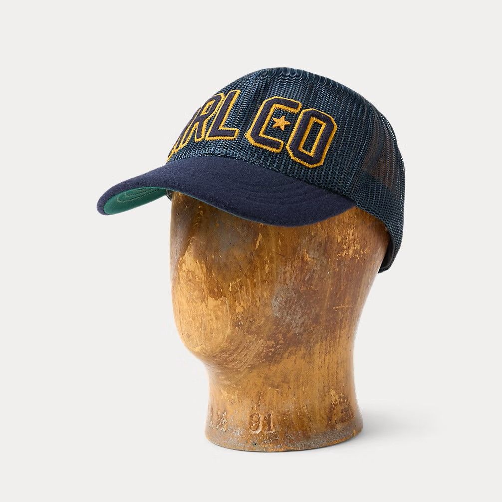 패널 전면을 메시로 완성한 RRL 펠트 빌 메시 트러커 캡 / 이미지 출처: 랄프 로렌