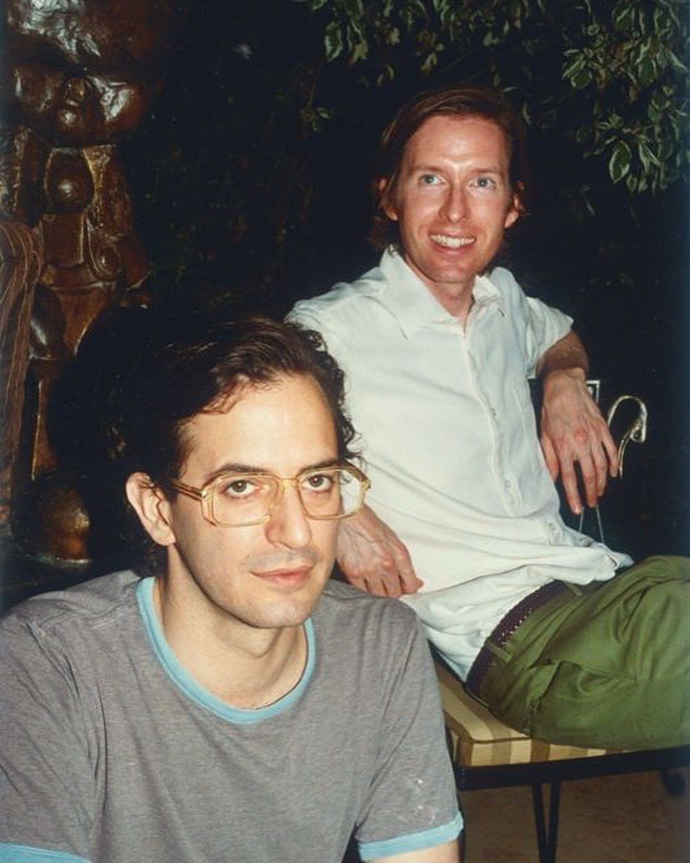 자신만의 컬러 팔레트를 즐기는 웨스 앤더슨 감독 / 이미지 출처: @directorfits