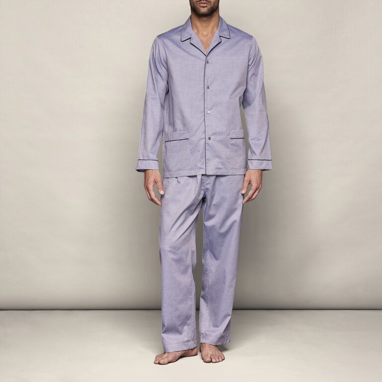 고급 소재와 클래식한 핏이 특징인 프레떼 / 이미지 출처: @프레떼