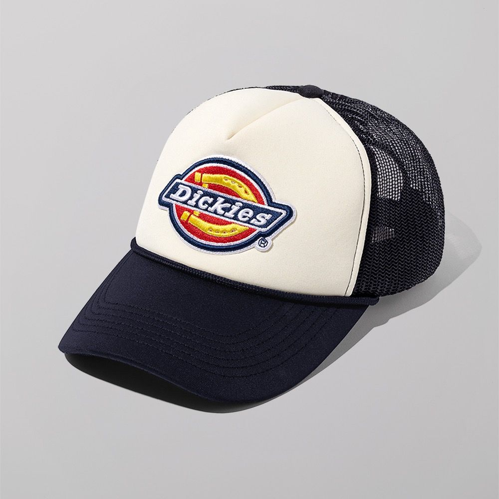 클래식한 디키즈 빅로고 트러커 메시 캡 / 이미지 출처: 디키즈