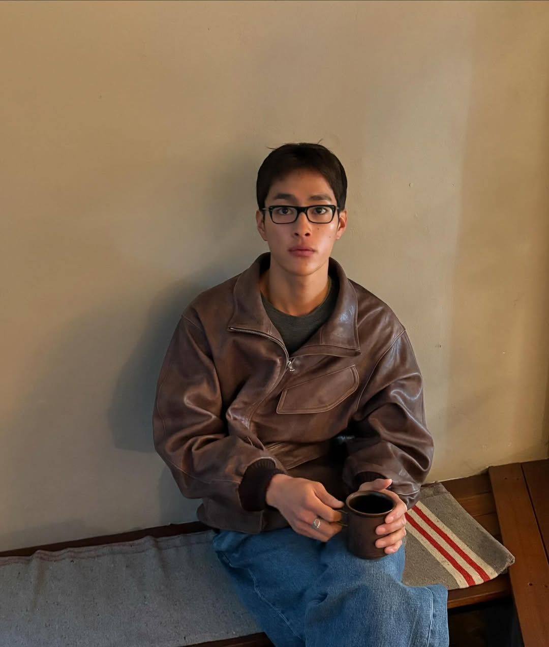 평소 씬스퀘어 안경을 다양하게 활용하는 모델 홍태준 / 이미지 출처: 인스타그램 @300ver