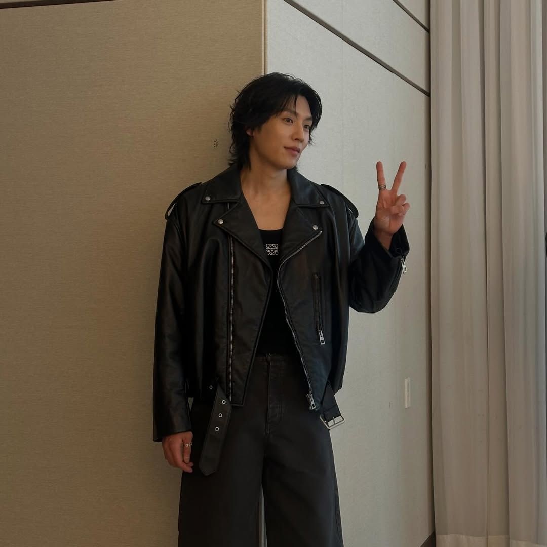 장발 머리한 이기택 셀카./ 이미지 출처: @leekiitaek 인스타그램