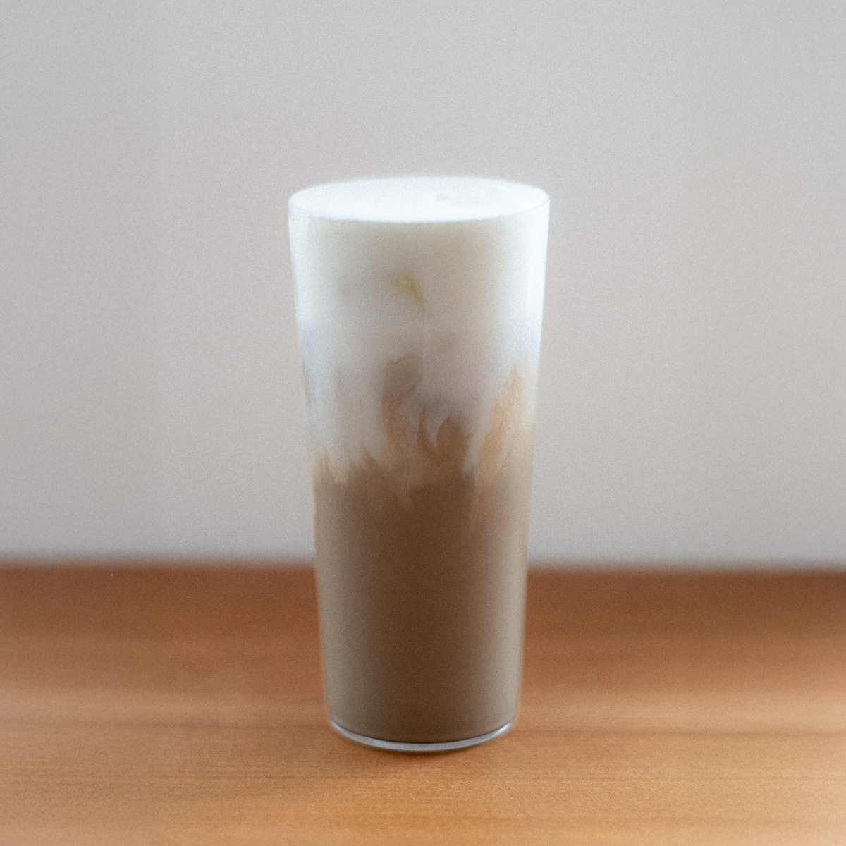 ‘참기름 호지차 크림 라떼’는 이름부터 호기심을 자아낸다. / 출처: 아사시 네이버지도 업체 제공