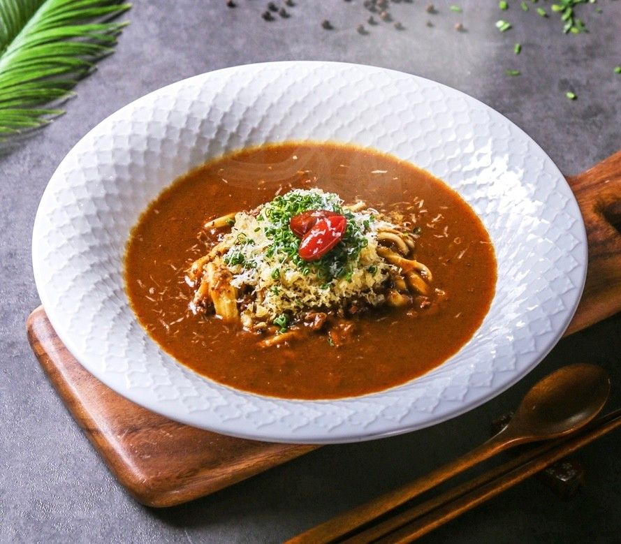  ‘토마토카레칼국수’은 카레 우동과는 또 다른 매력이 있다. / 출처: 춘식칼국수 동탄본점 네이버지도 업체