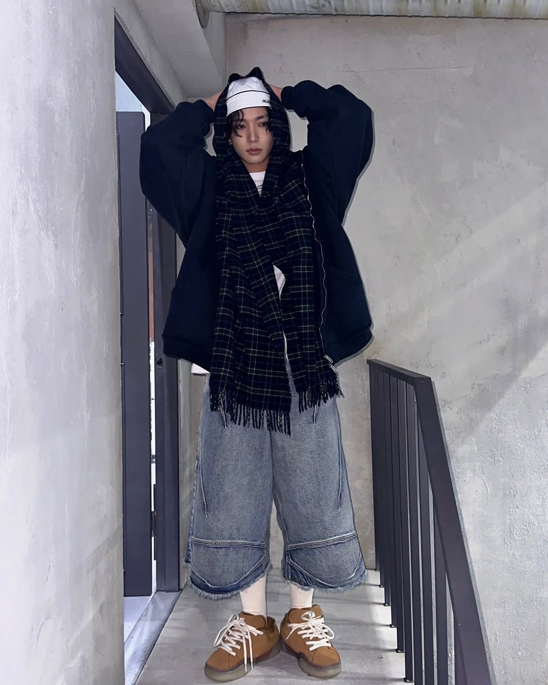 통통한 스니커즈를 애용하는 엔하이픈 희승 / 이미지 출처: 인스타그램 @enhypen