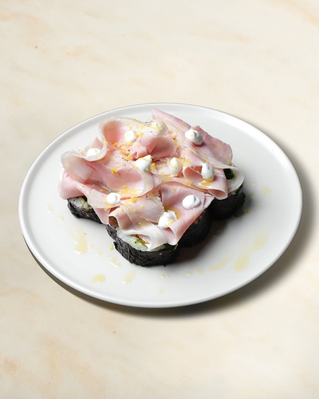 가볍지만 사퀴테리에 조예가 깊은 셰프의 내공을 느낄 수 있다. / 출처: 바 라핀부쉬 인스타그램