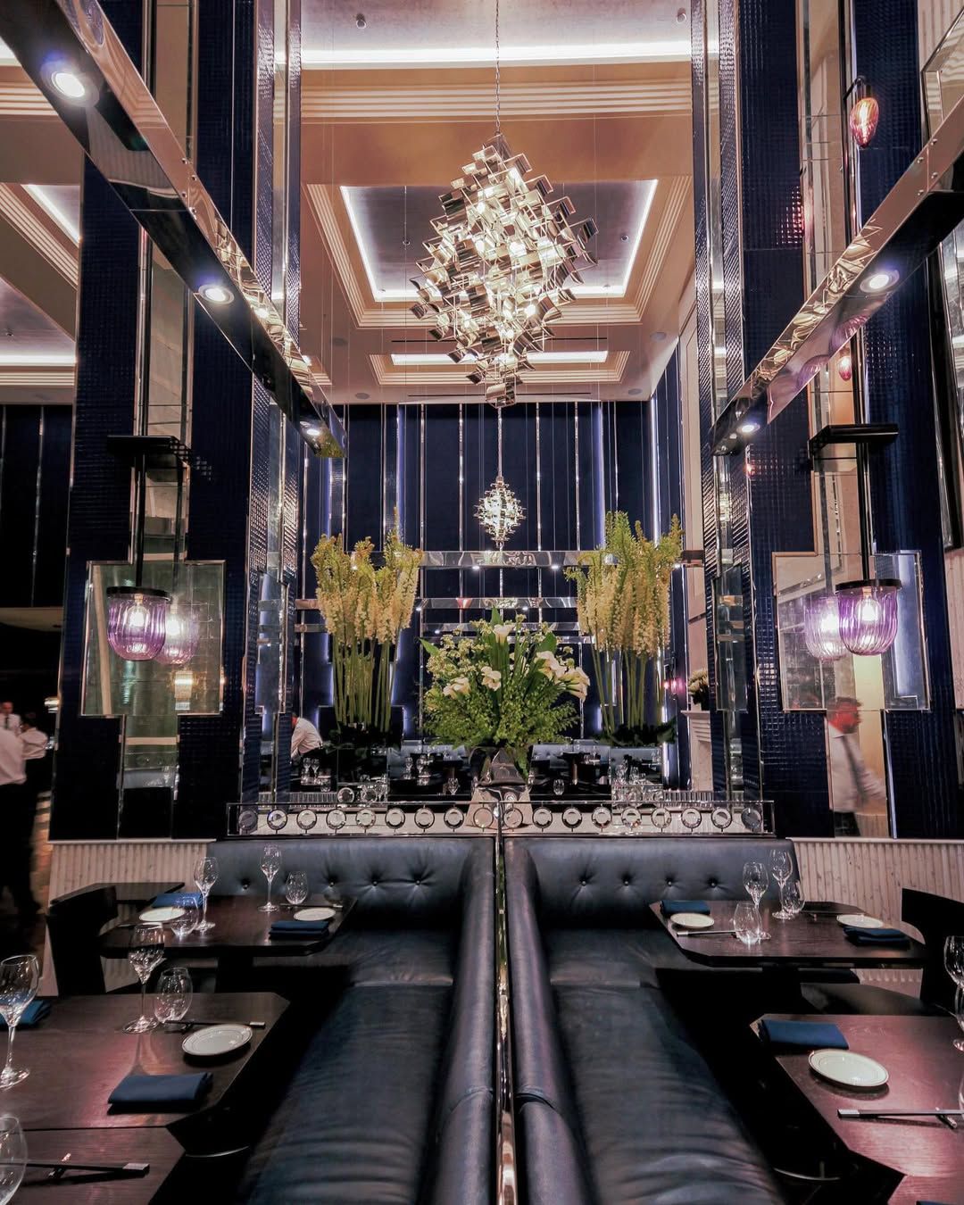 웅장하고 화려한 클래식 뉴욕 스타일의 실내 | 출처: @hutongnyc