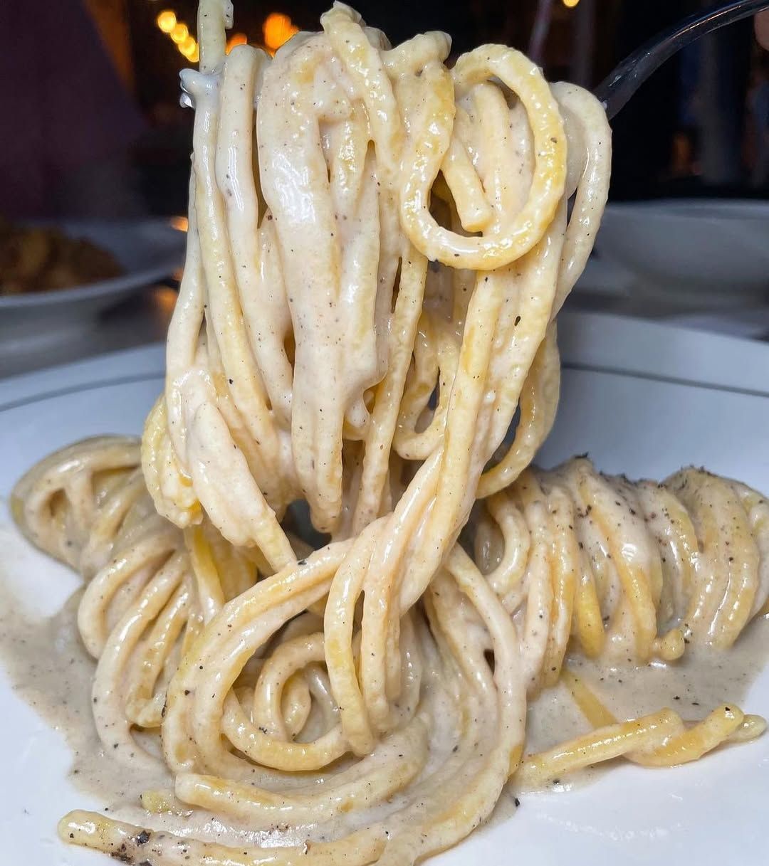 바로 뽑아내서 더 쫄깃한 생면 파스타 | 출처: @apastabar